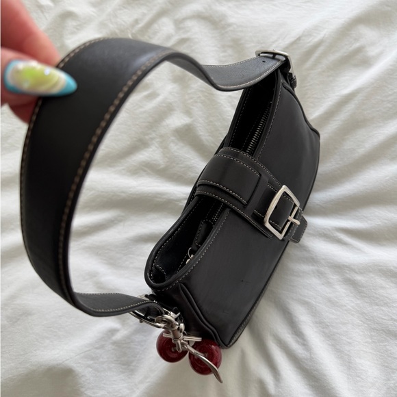 Vintage Coach Hampton Shoulder Bag - Picture 6 of 8